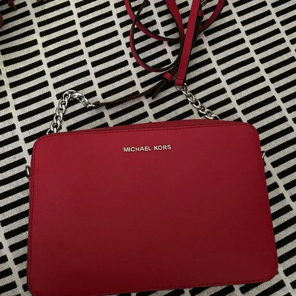 EUC Michael Kors Jet Set Travel Crossbody Bag - Picture 8 of 9